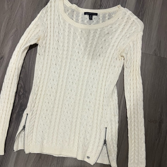 Sweater - Picture 1 of 2